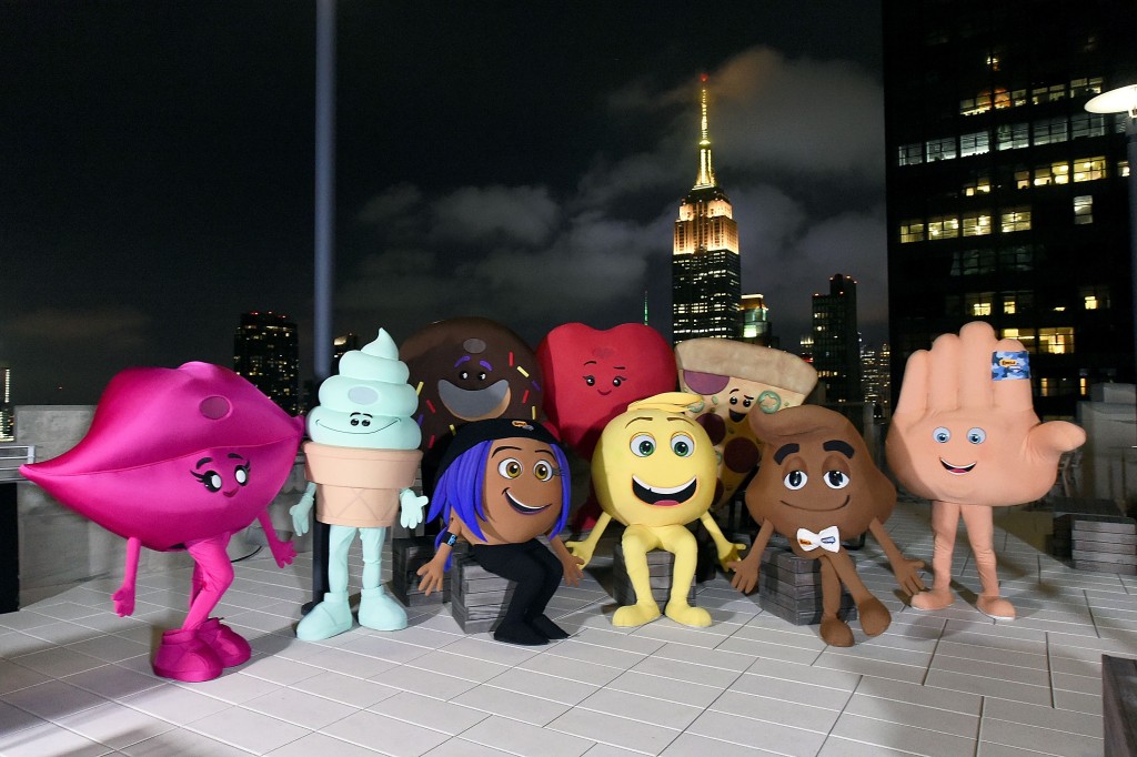 Empire State Building Lighting With Cast Of The Emoji Movie, Girls Who Code And Oath For Good For World Emoji Day