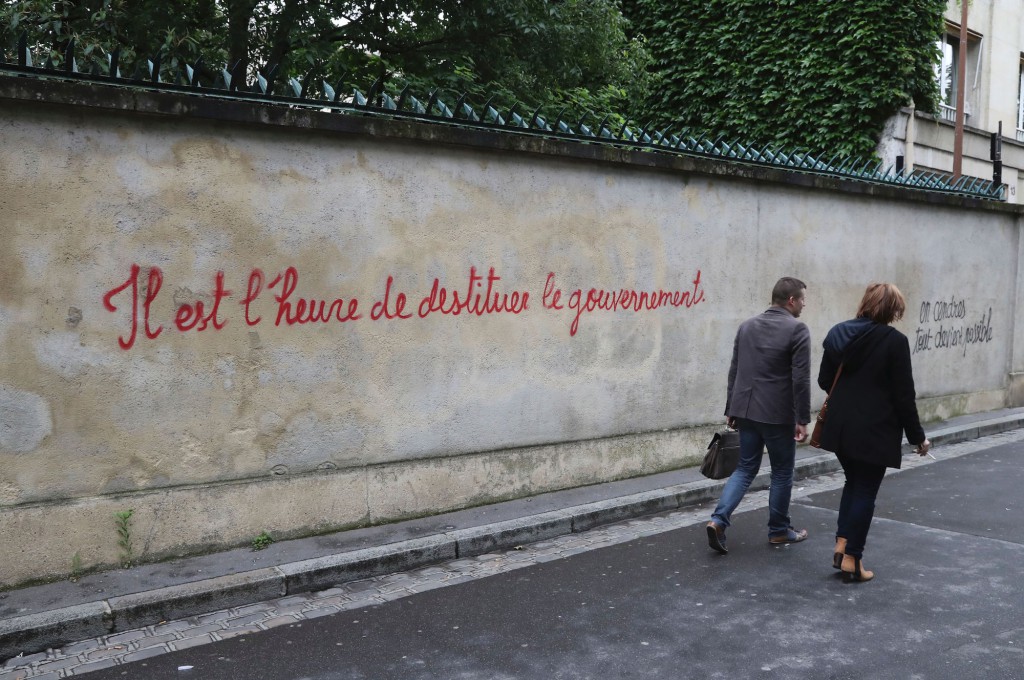 FRANCE-LABOUR-REFORM-DEMO-GRAFFITI-FEATURE