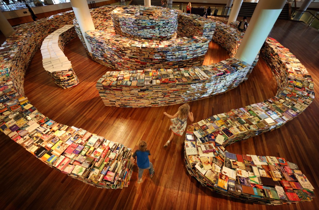 Brazilian Artists Create Labyrinth Using 250,000 Books