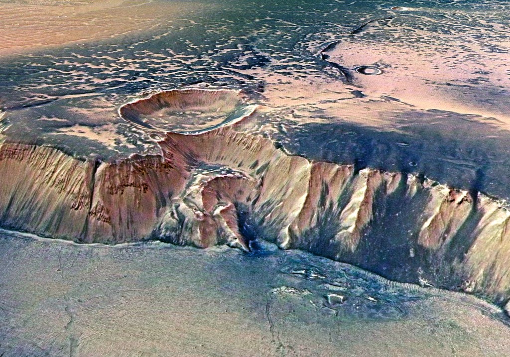 ESA's Mars Express Returns Images Of Echus Chasma