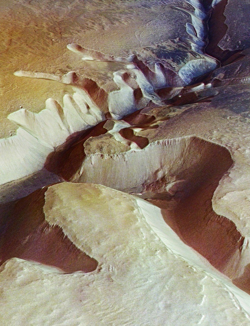 ESA's Mars Express Returns Images Of Echus Chasma